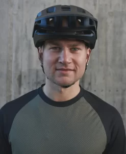 POC Kortal - Uranium Black/Epidote Green Metallic/Matt -Fahrradzubehör Geschäft 10524 Kortal 8438 UraniumBlack EpidoteGreen MetallicMatt 1 1200x