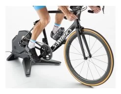 TACX FLUX S Smart-Trainer Heimtrainer + Trainingsmatte Für Rollentrainer 15 TACX FLUX S Smart-Trainer Heimtrainer + Trainingsmatte Für Rollentrainer -Fahrradzubehör Geschäft 429695 3698693