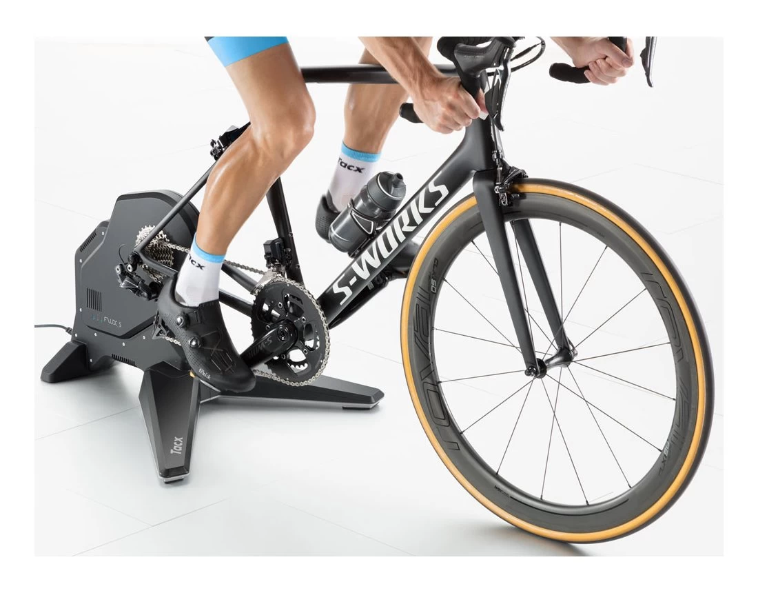 TACX FLUX S Smart-Trainer Heimtrainer + Trainingsmatte Für Rollentrainer 8 TACX FLUX S Smart-Trainer Heimtrainer + Trainingsmatte Für Rollentrainer – Bild 8